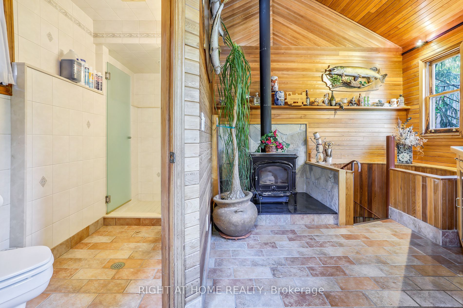 40 King's Cross Ave Property Photo 6