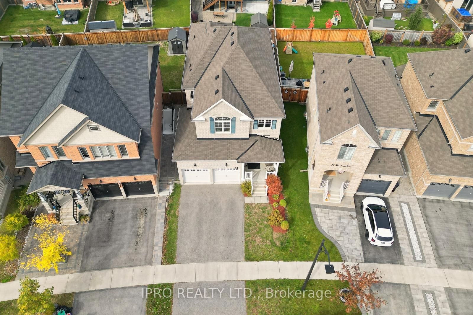 34 Brookview Dr Property Photo 3