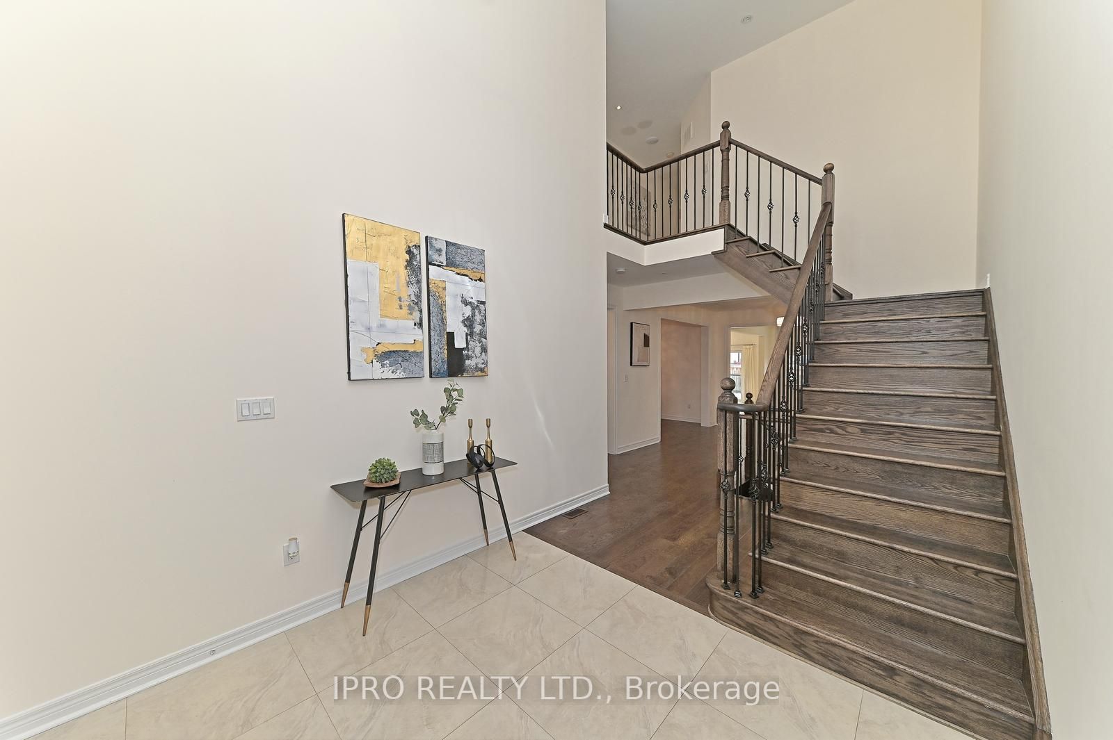 34 Brookview Dr Property Photo 5