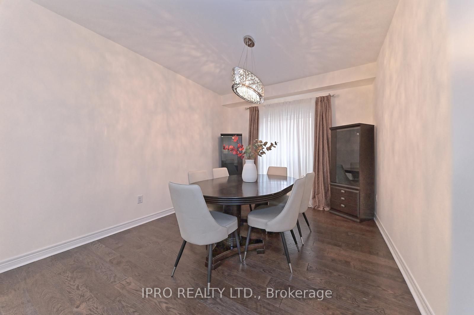 34 Brookview Dr Property Photo 7