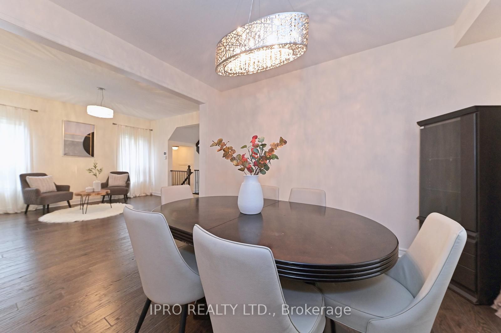 34 Brookview Dr Property Photo 8