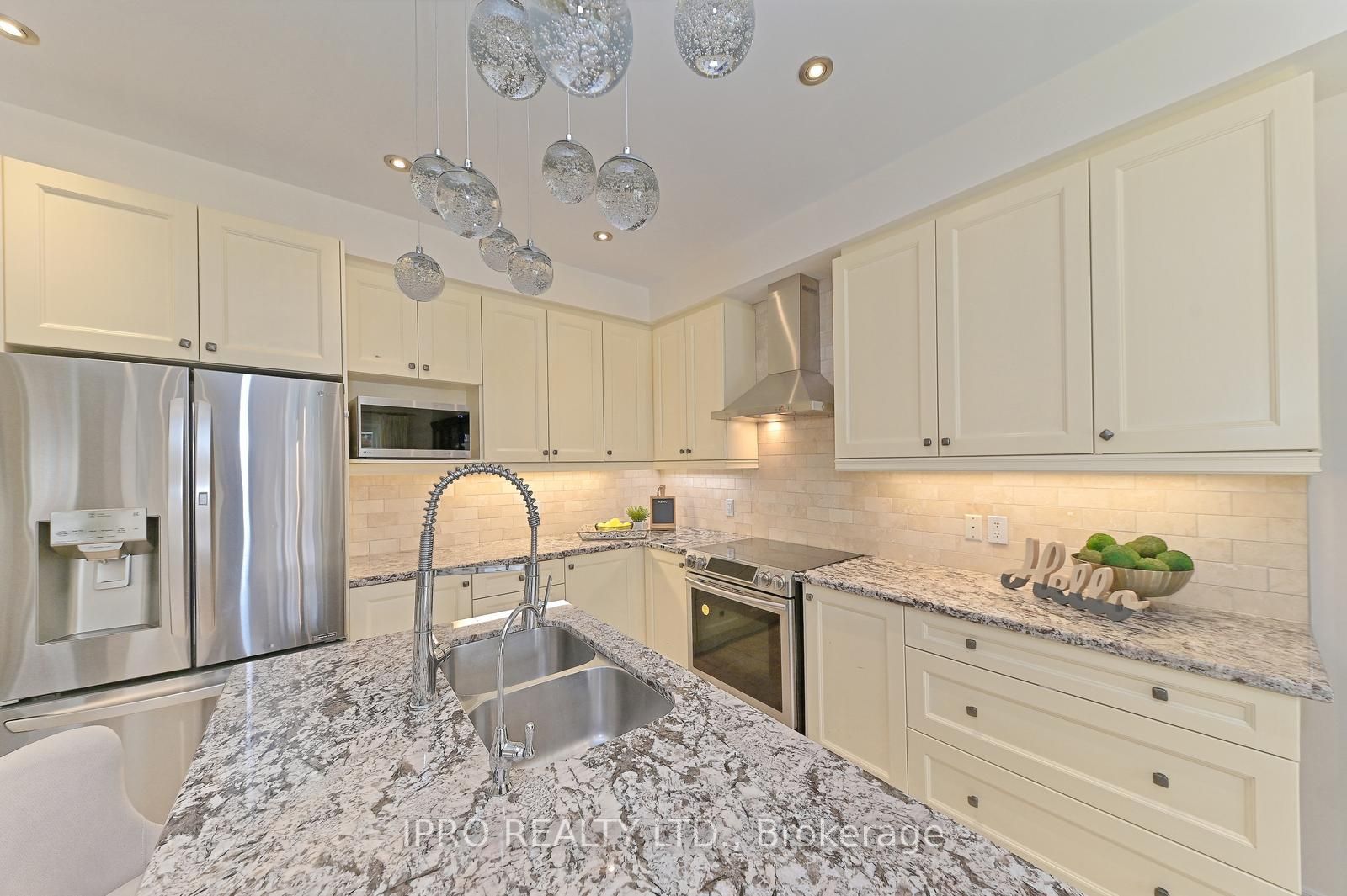 34 Brookview Dr Property Photo 13