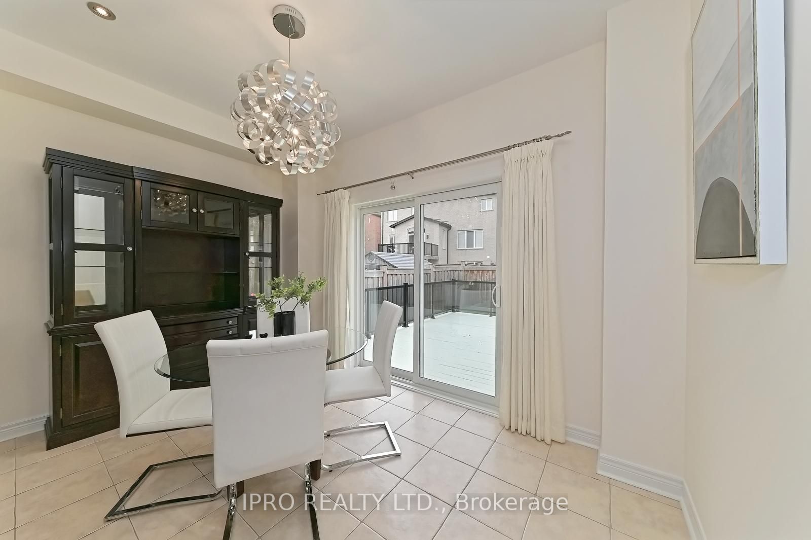 34 Brookview Dr Property Photo 14