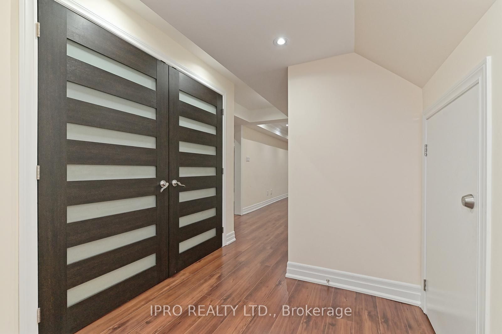 34 Brookview Dr Property Photo 31