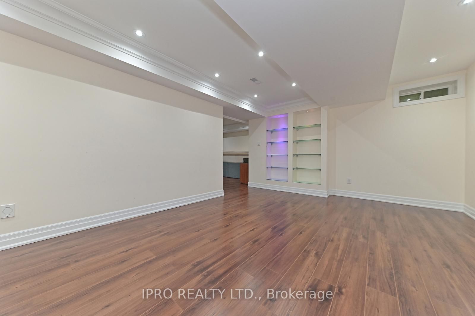 34 Brookview Dr Property Photo 32