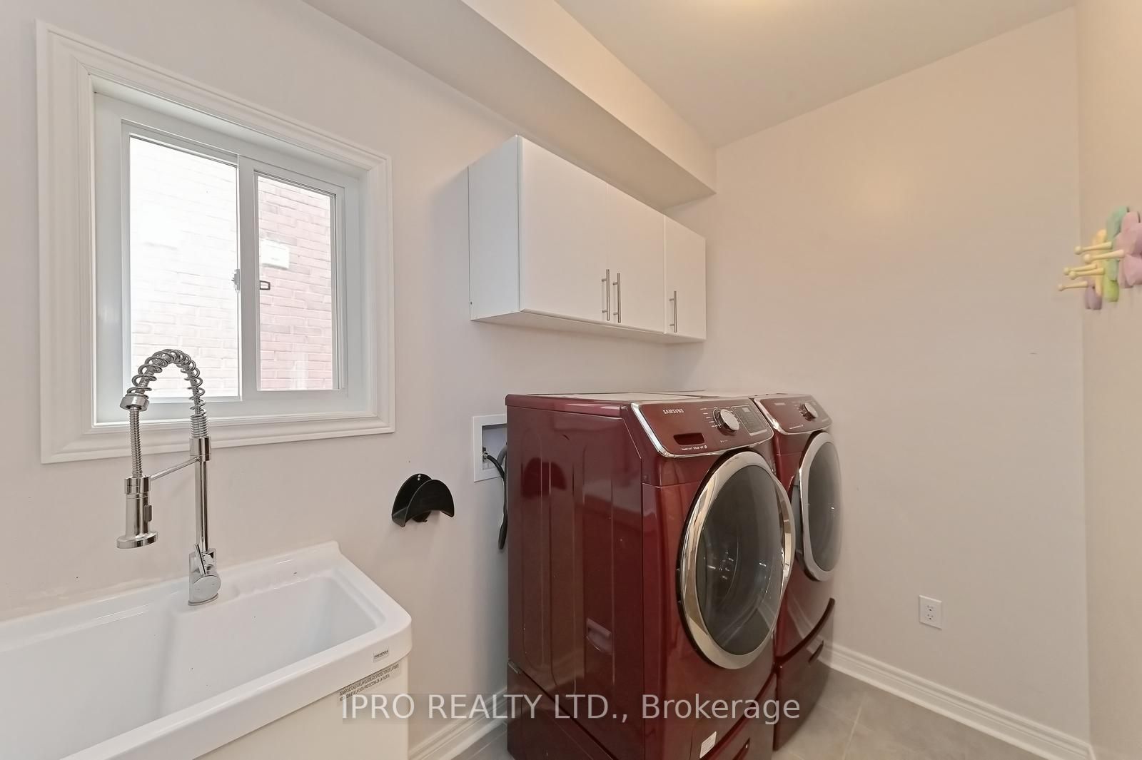 34 Brookview Dr Property Photo 34