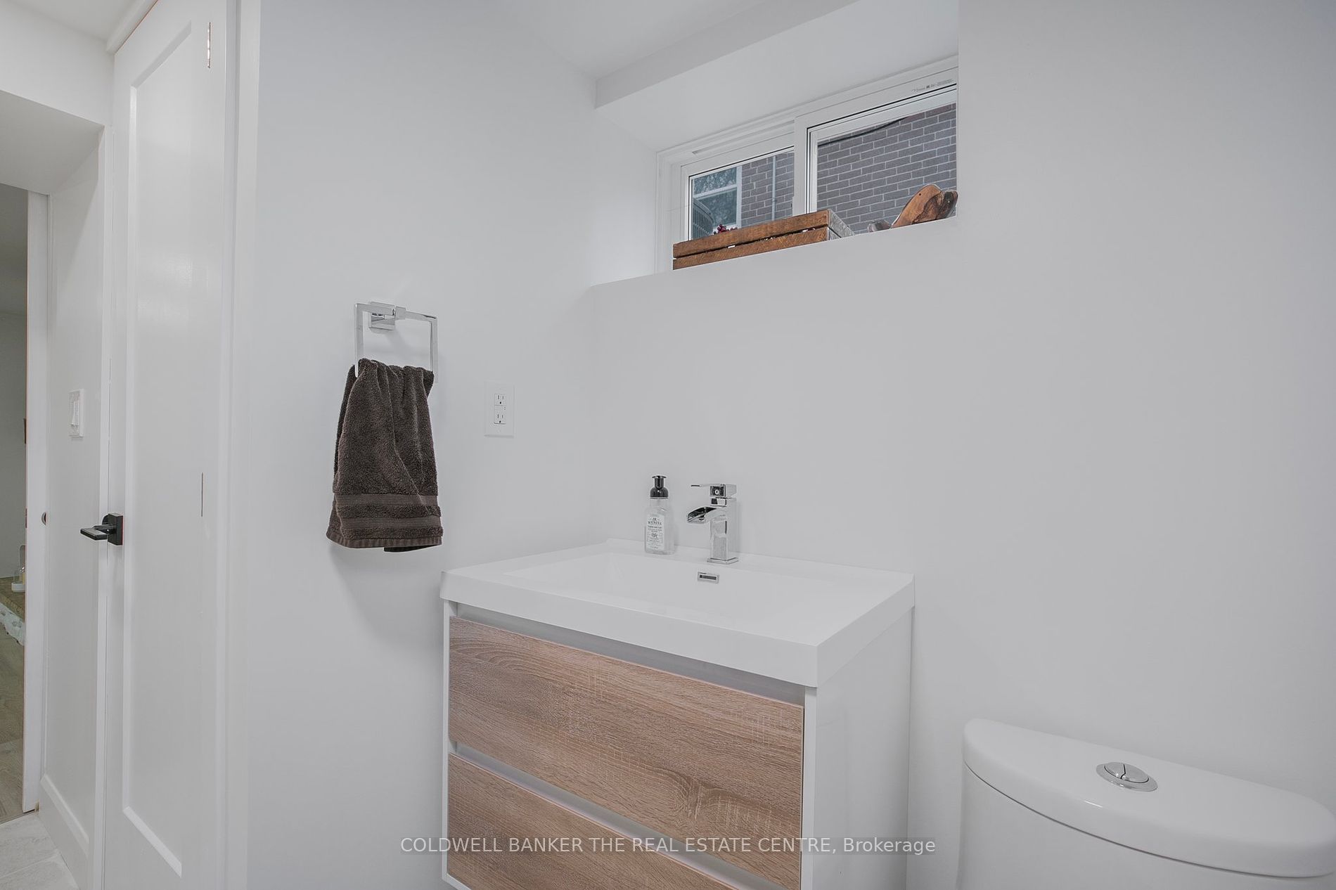 252 Scott Ave Property Photo 24