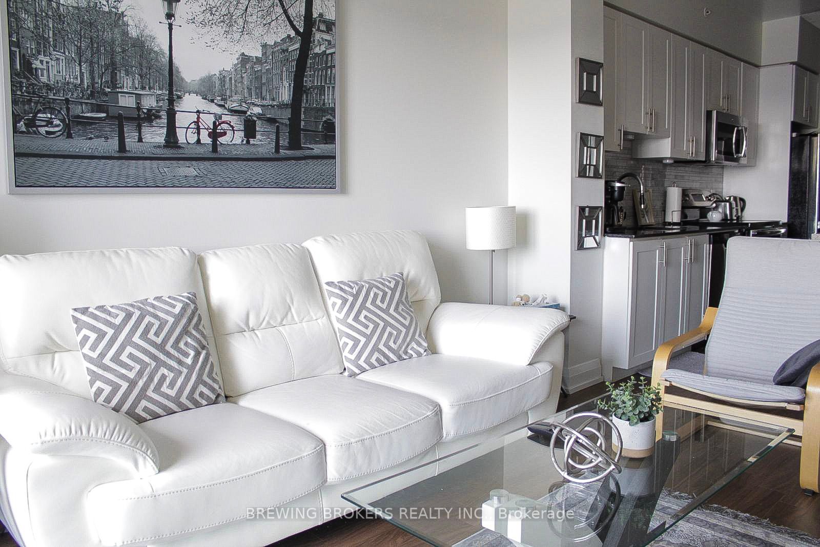 7171 Yonge St S 11 Property Photo 5