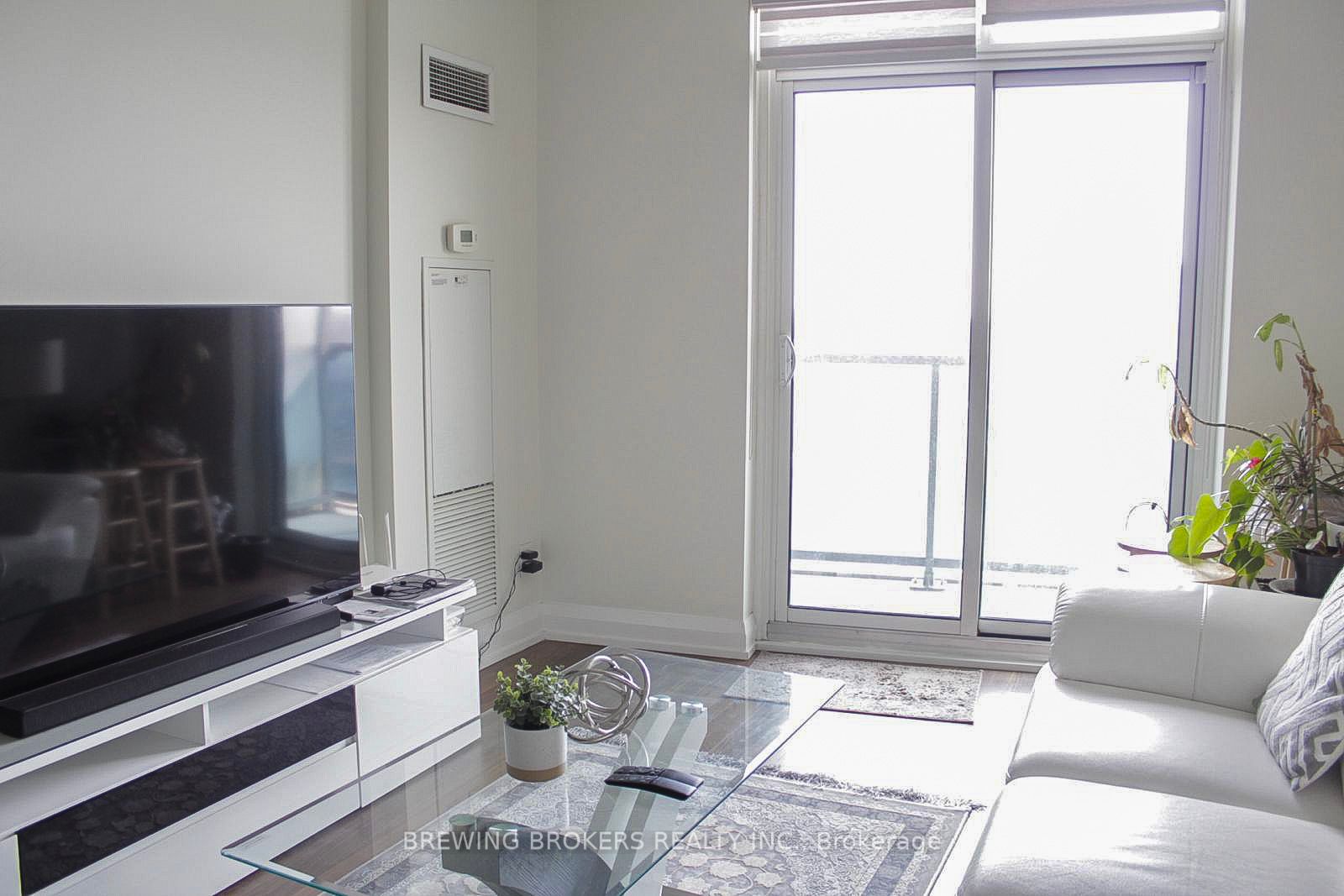 7171 Yonge St S 11 Property Photo 6