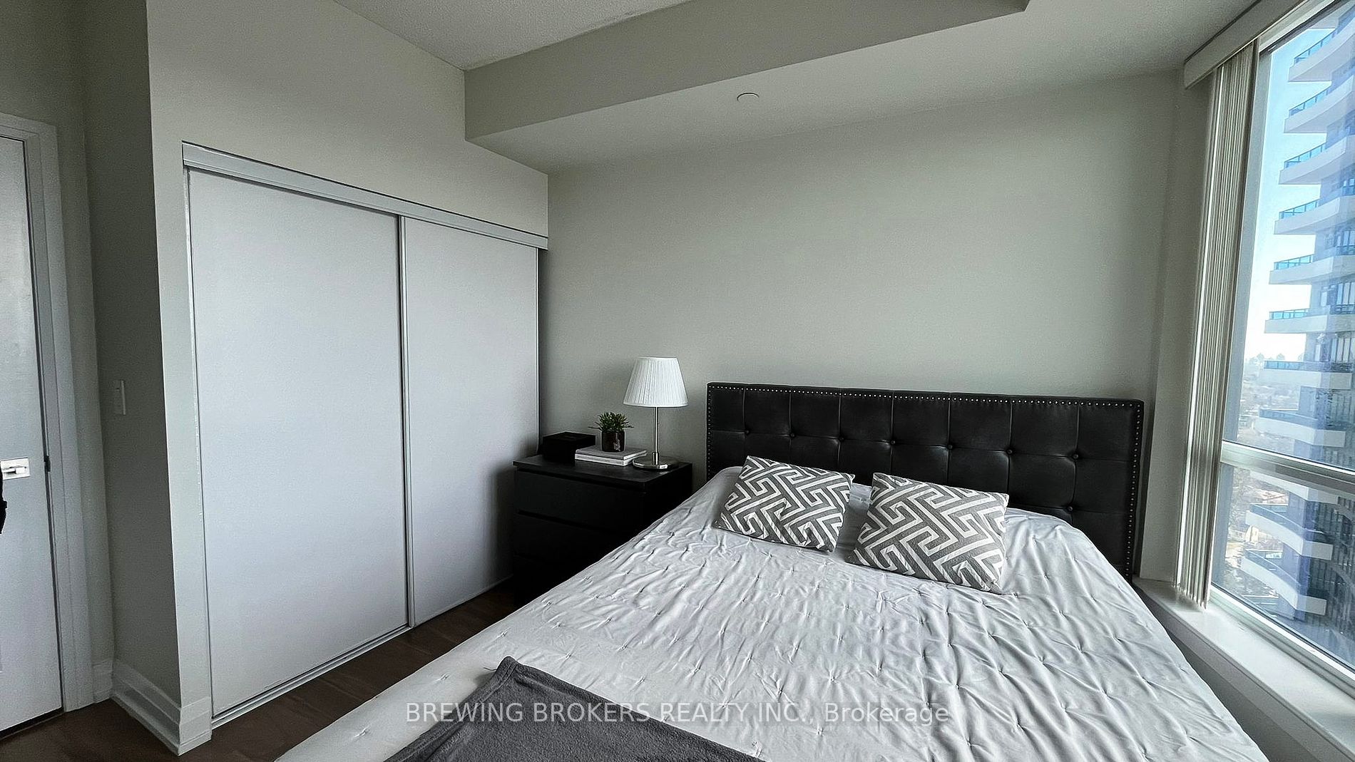 7171 Yonge St S 11 Property Photo 12