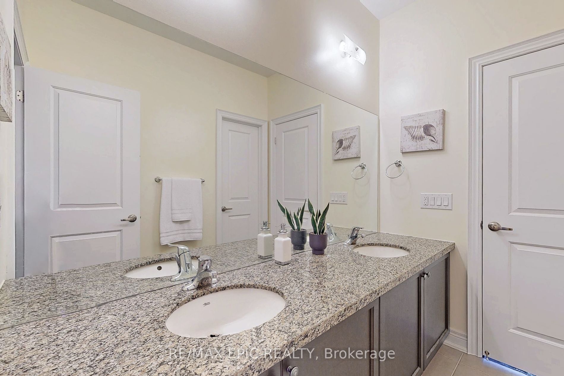 73 Marbrook St Property Photo 11
