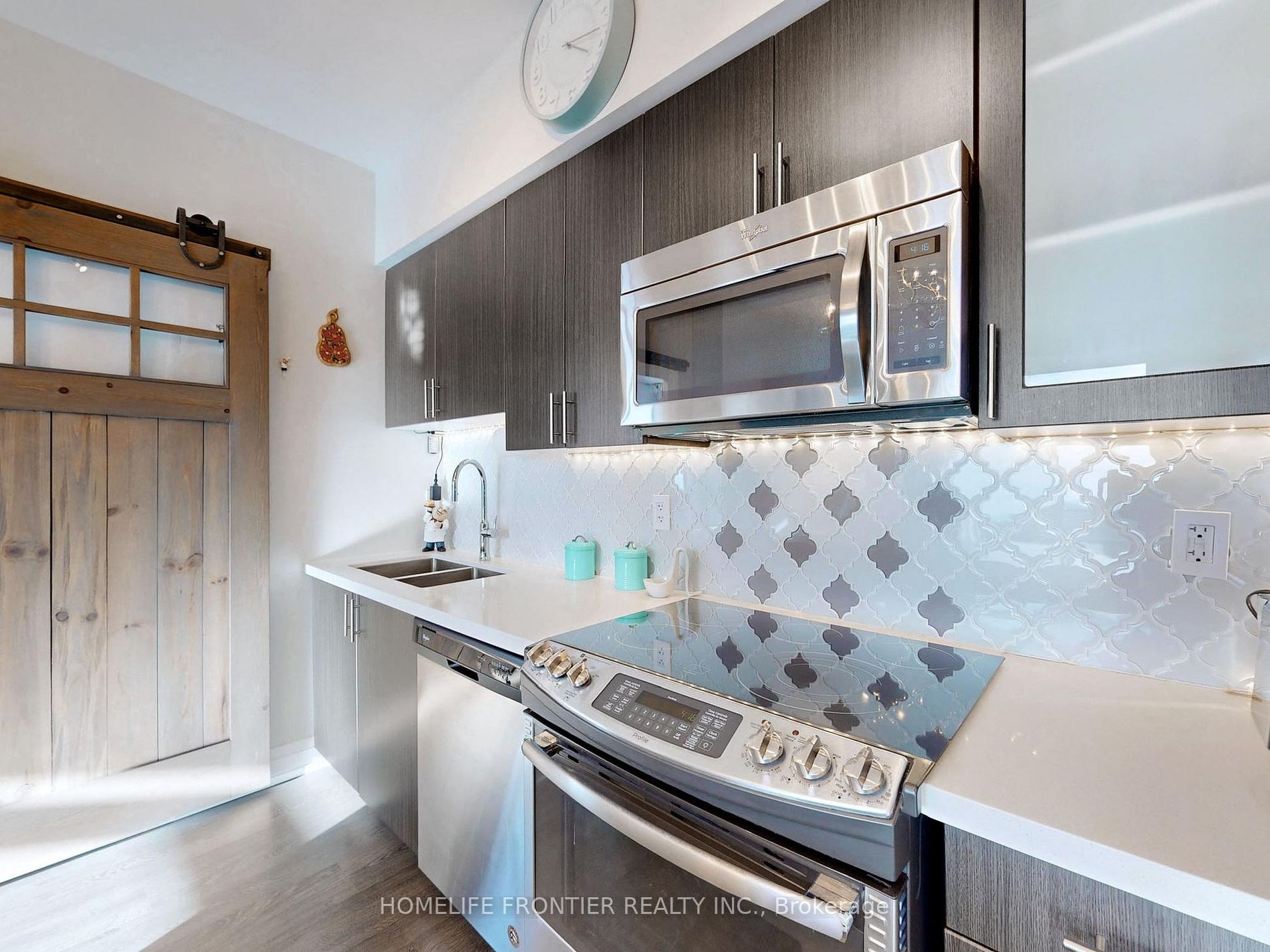 7890 Bathurst St W 10 Property Photo 14