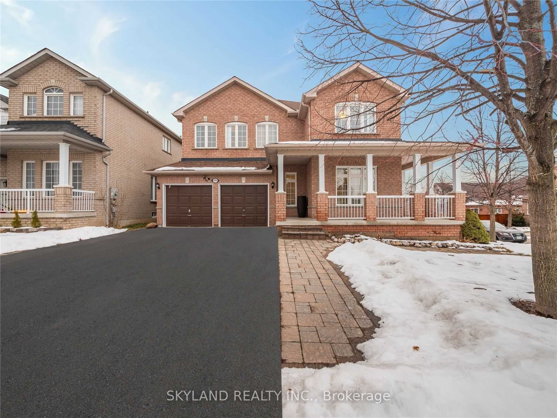 384 Spruce Grove Cres Property Photo 1