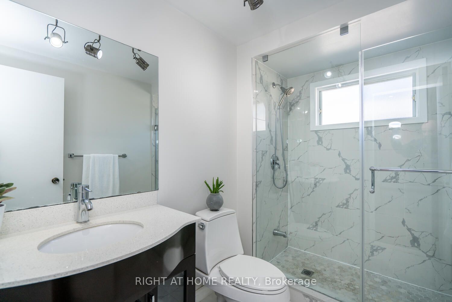 88 Eleanor Circ Property Photo 24