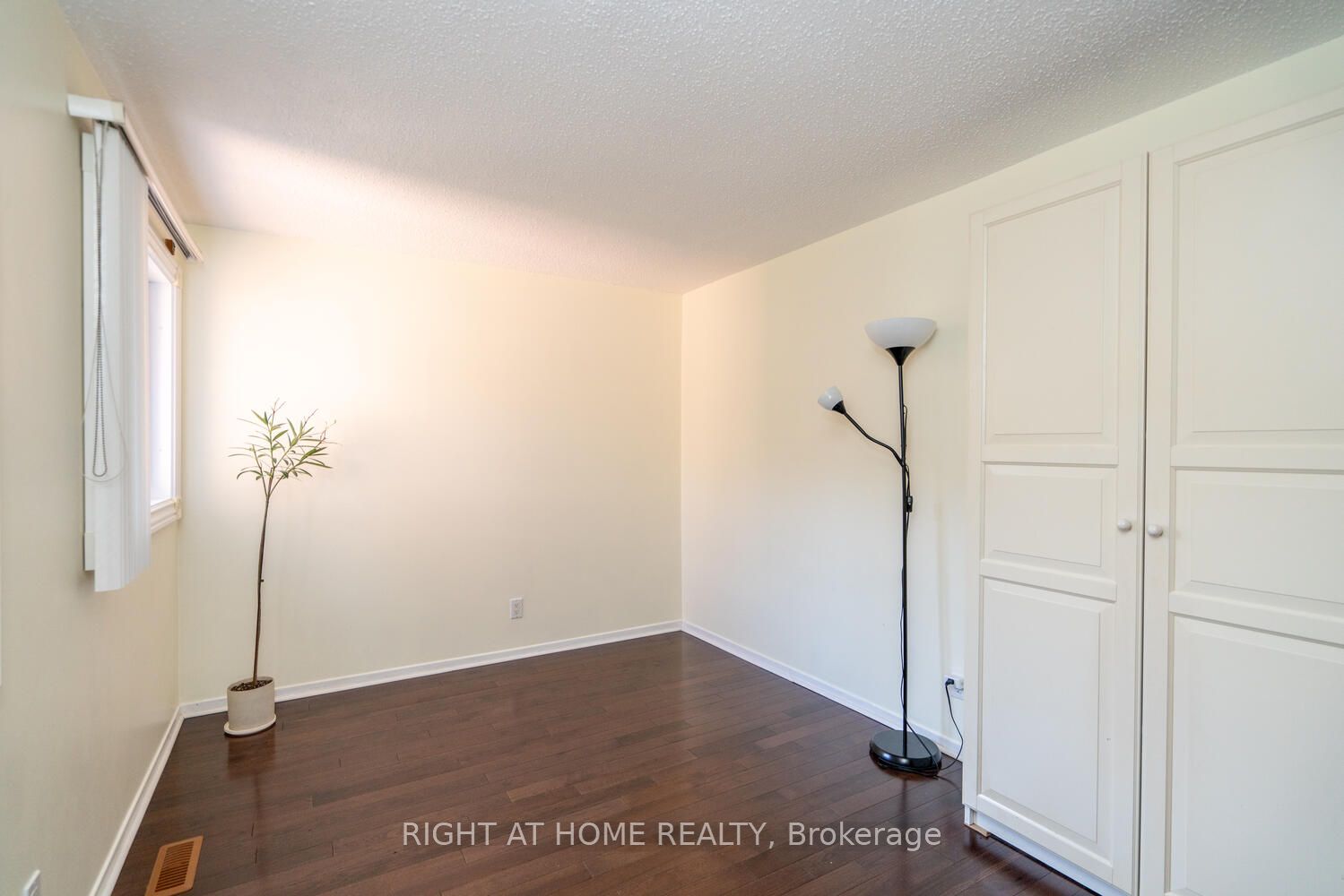 88 Eleanor Circ Property Photo 26