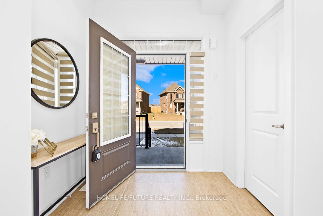 138 Casserley Cres Property Photo 3