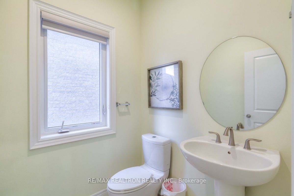 44 Clifford Fairbarn Dr Property Photo 17