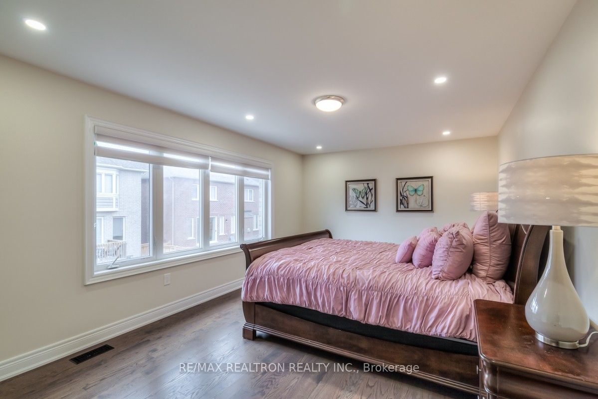 44 Clifford Fairbarn Dr Property Photo 19