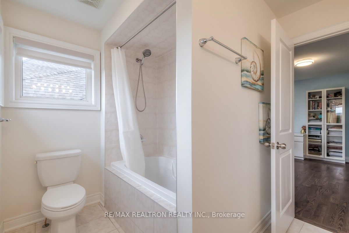 44 Clifford Fairbarn Dr Property Photo 30