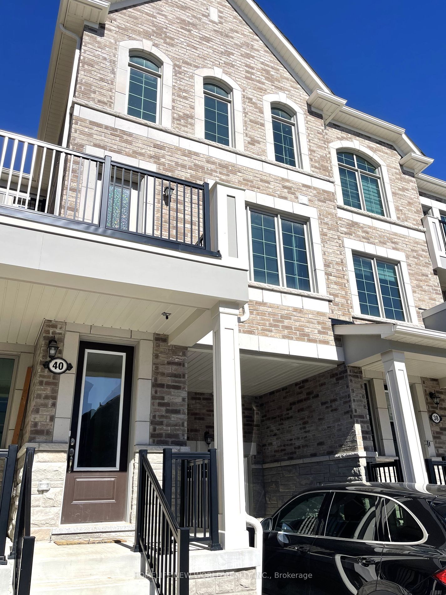 40 Thomas Frisby Jr Cres Property Photo 1