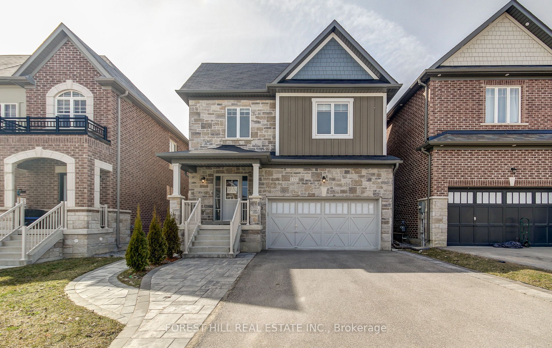 1153 Peelar Cres Property Photo