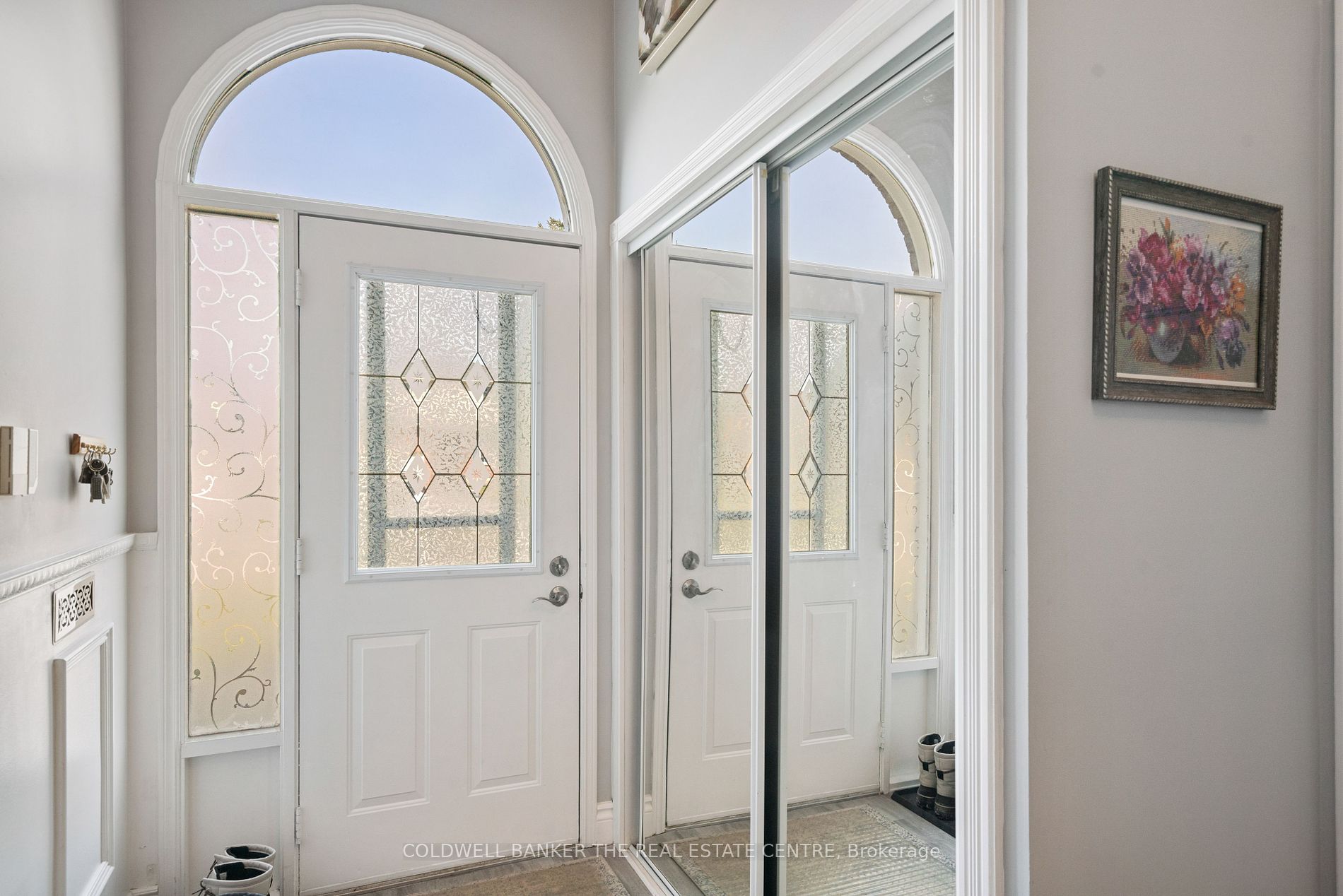 11 Castille Cres Property Photo 3
