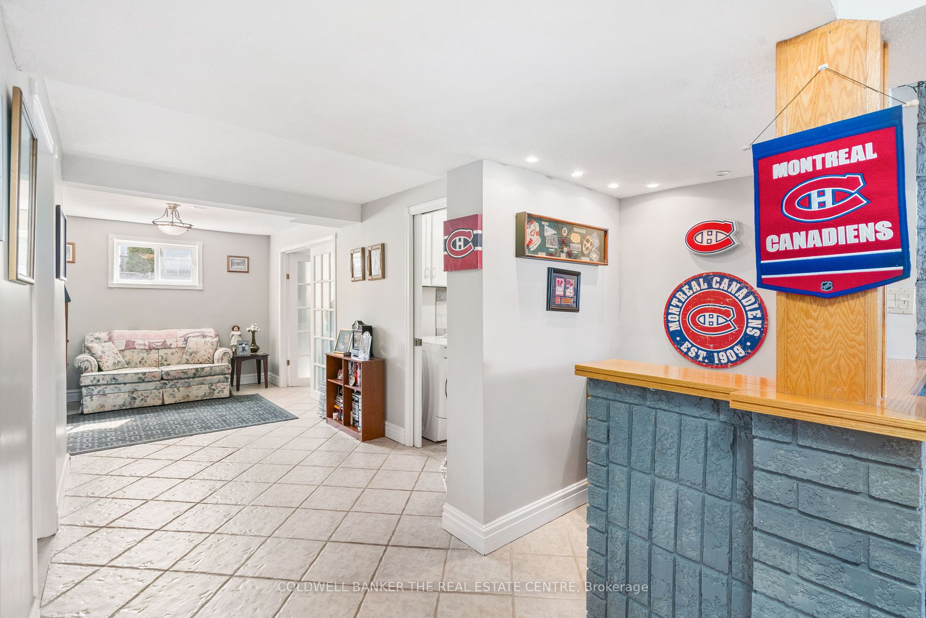 11 Castille Cres Property Photo 18