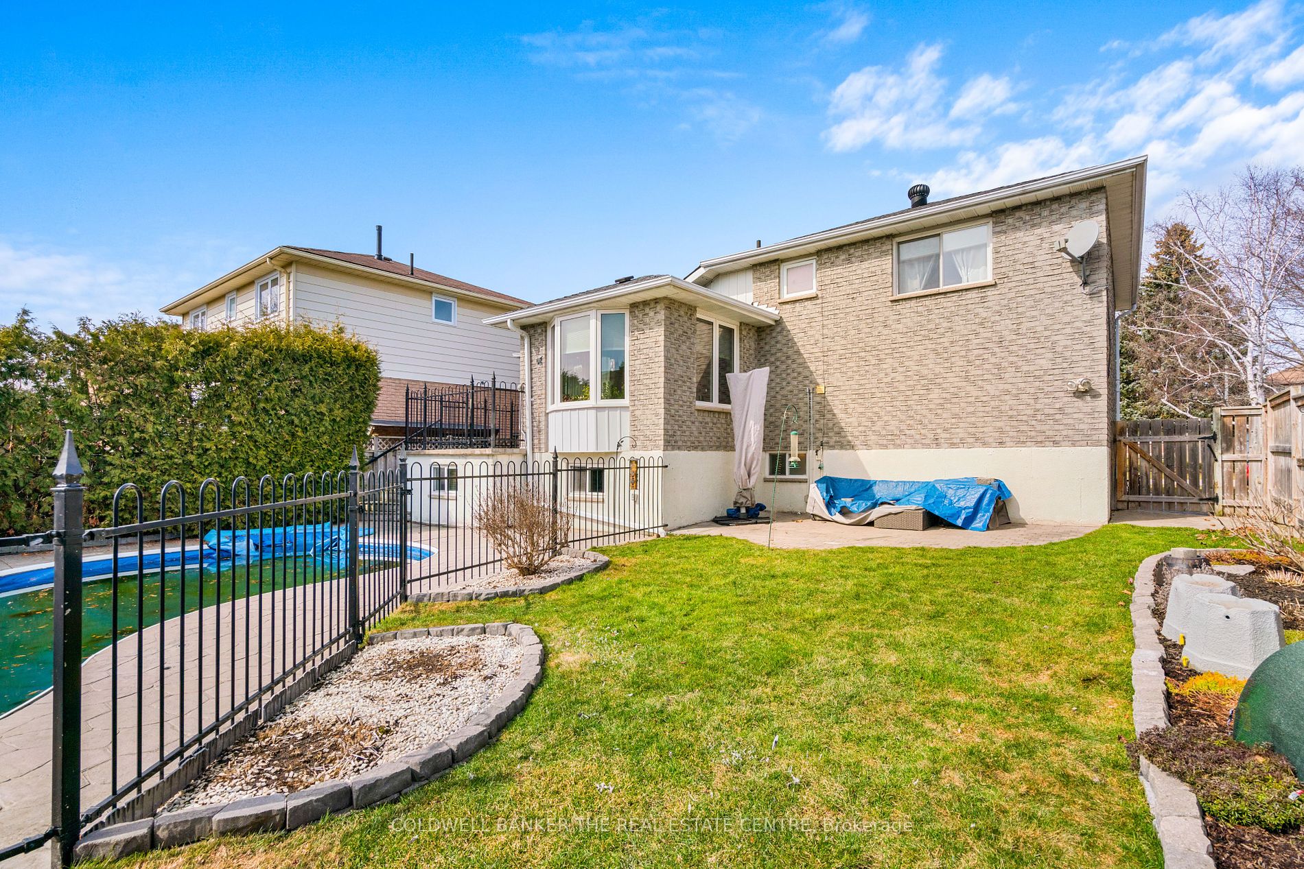 11 Castille Cres Property Photo 24