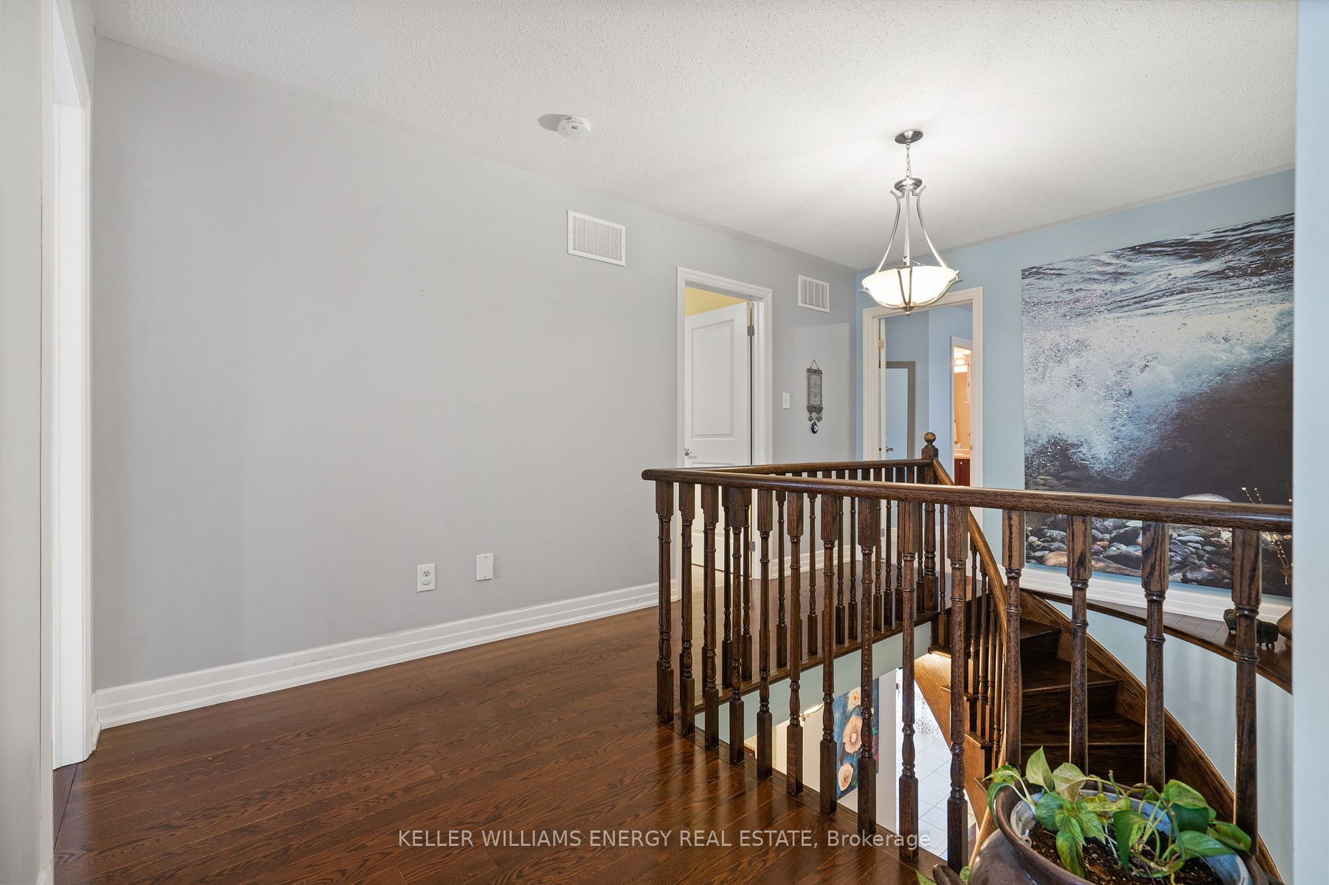 87 Thornlodge Dr Property Photo 18
