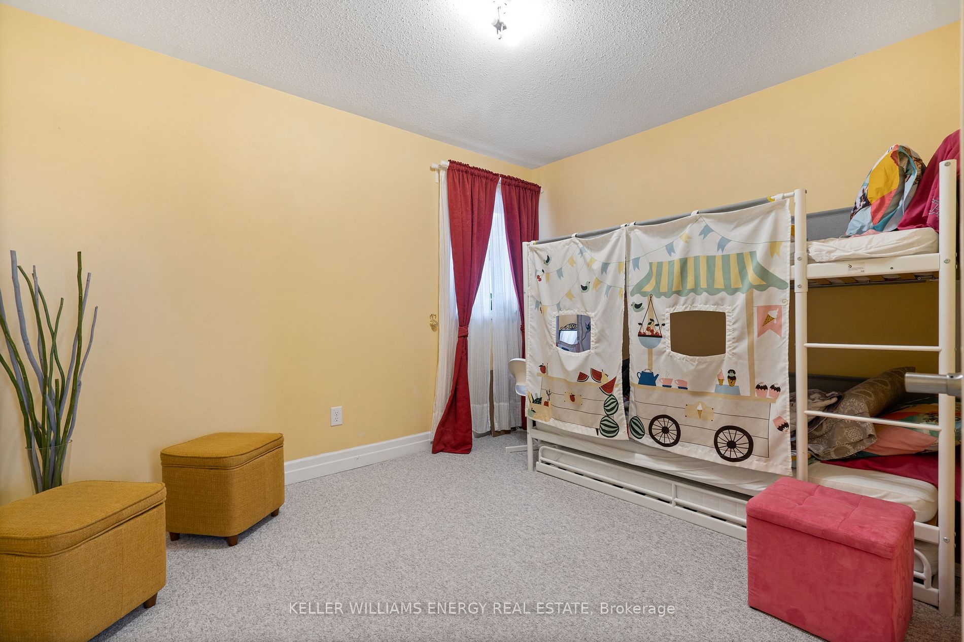 87 Thornlodge Dr Property Photo 30