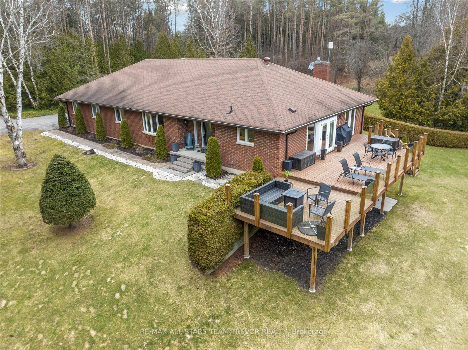 3334 Holborn Rd Property Photo
