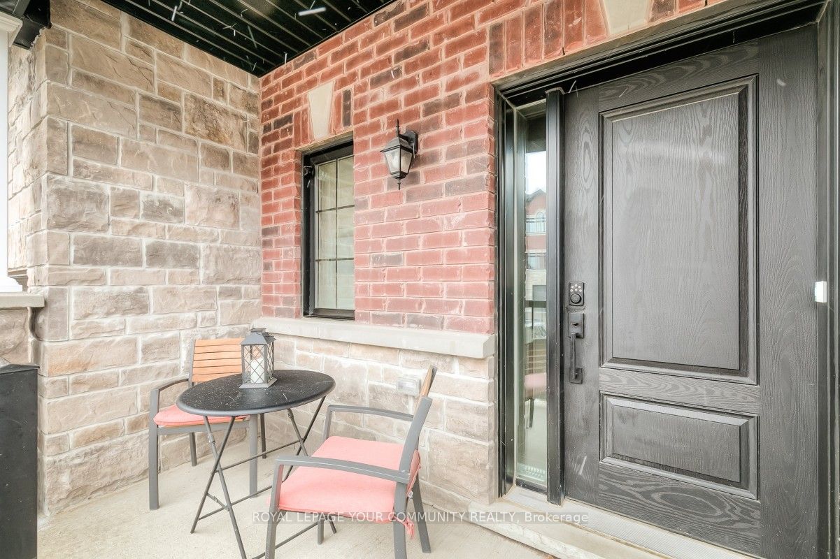 8 Gord Matthews Way Property Photo 3