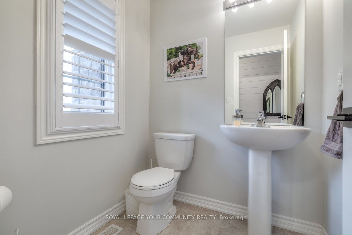 8 Gord Matthews Way Property Photo 6