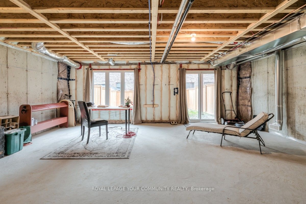 8 Gord Matthews Way Property Photo 36