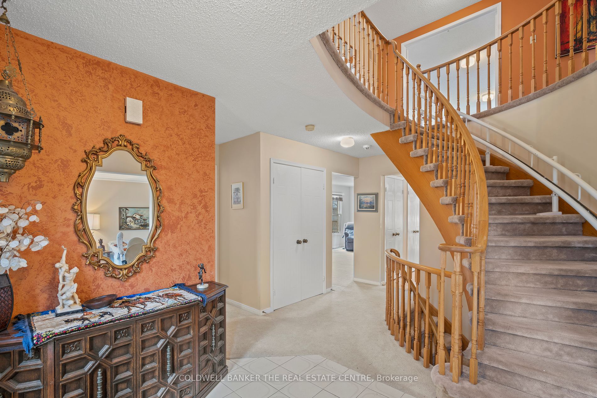 194 Crossland Gate Property Photo 3