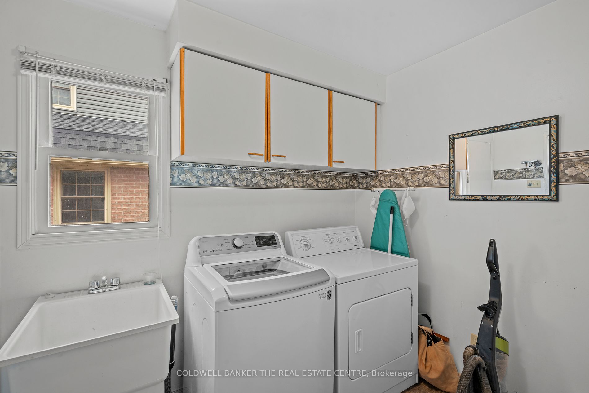 194 Crossland Gate Property Photo 6