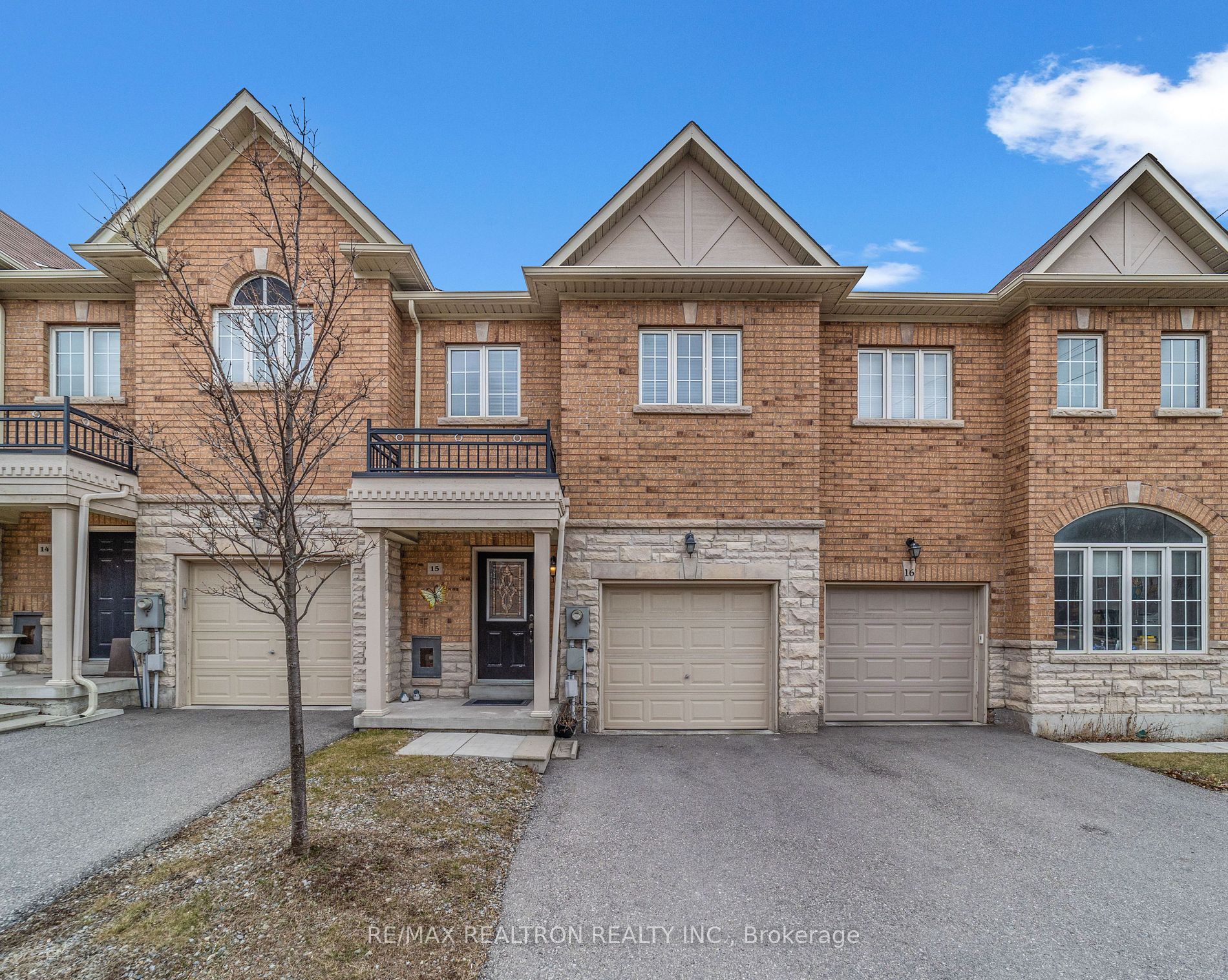 8777 Dufferin St Property Photo 1