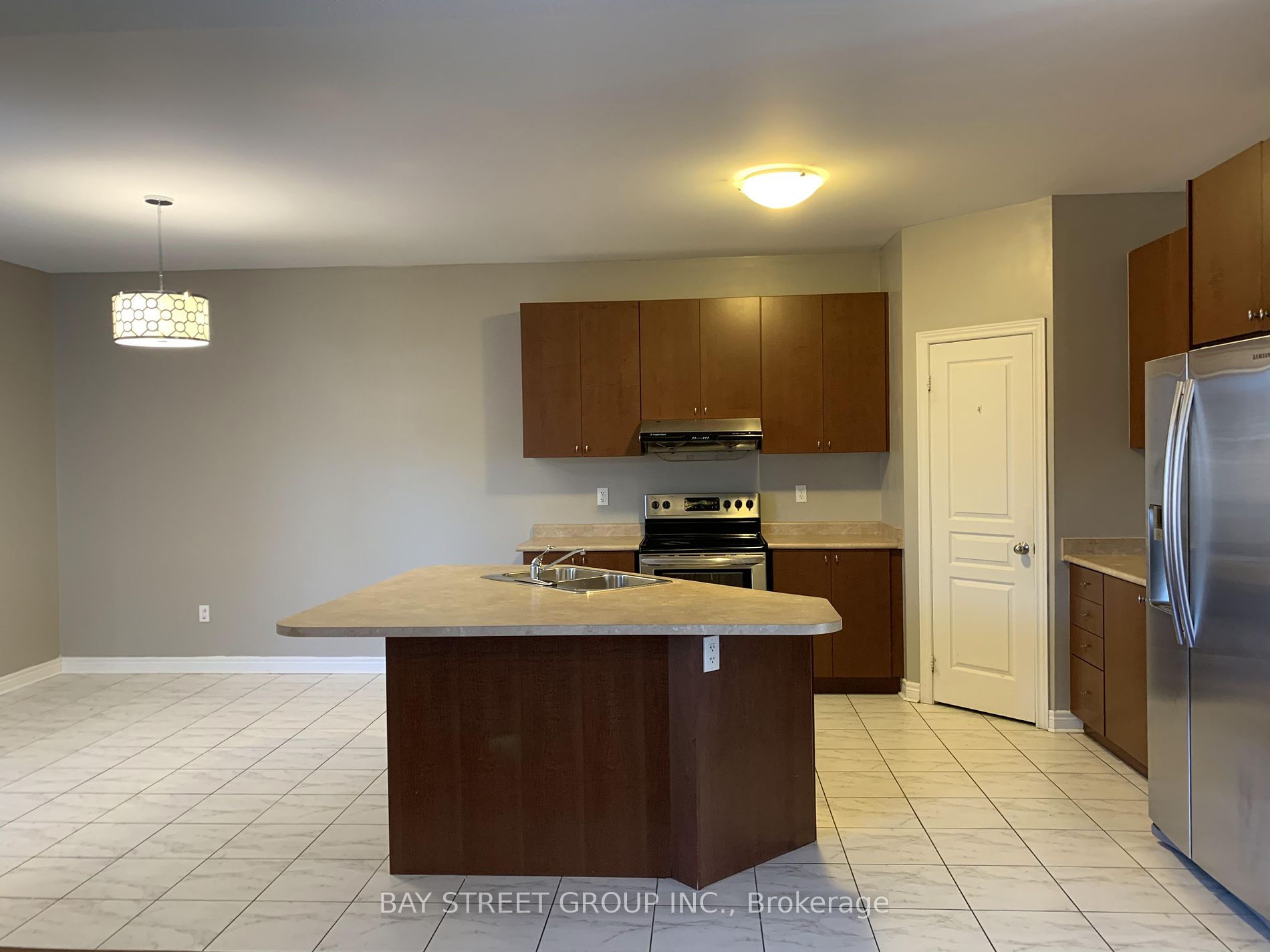 381 Cornell Rouge Blvd Property Photo 6