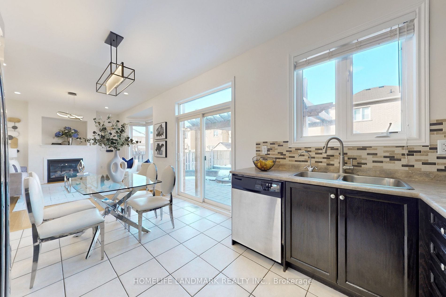 84 Yakefarm Blvd Property Photo 15