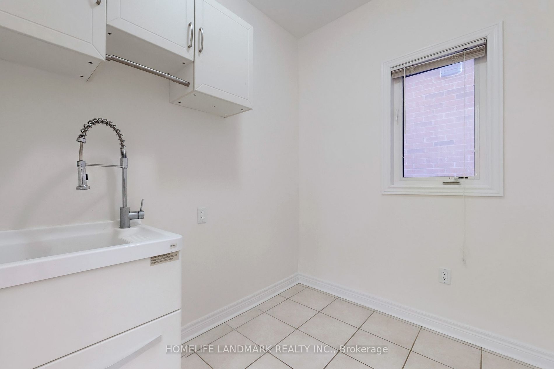 84 Yakefarm Blvd Property Photo 17
