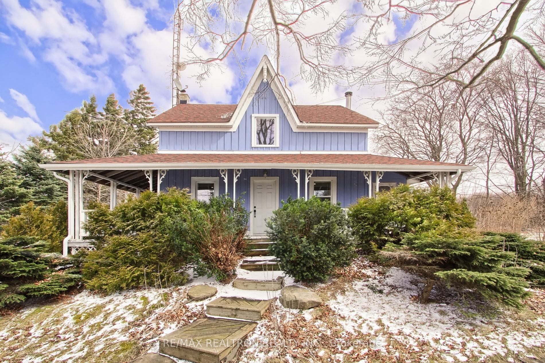 4055 Yonge St Picture