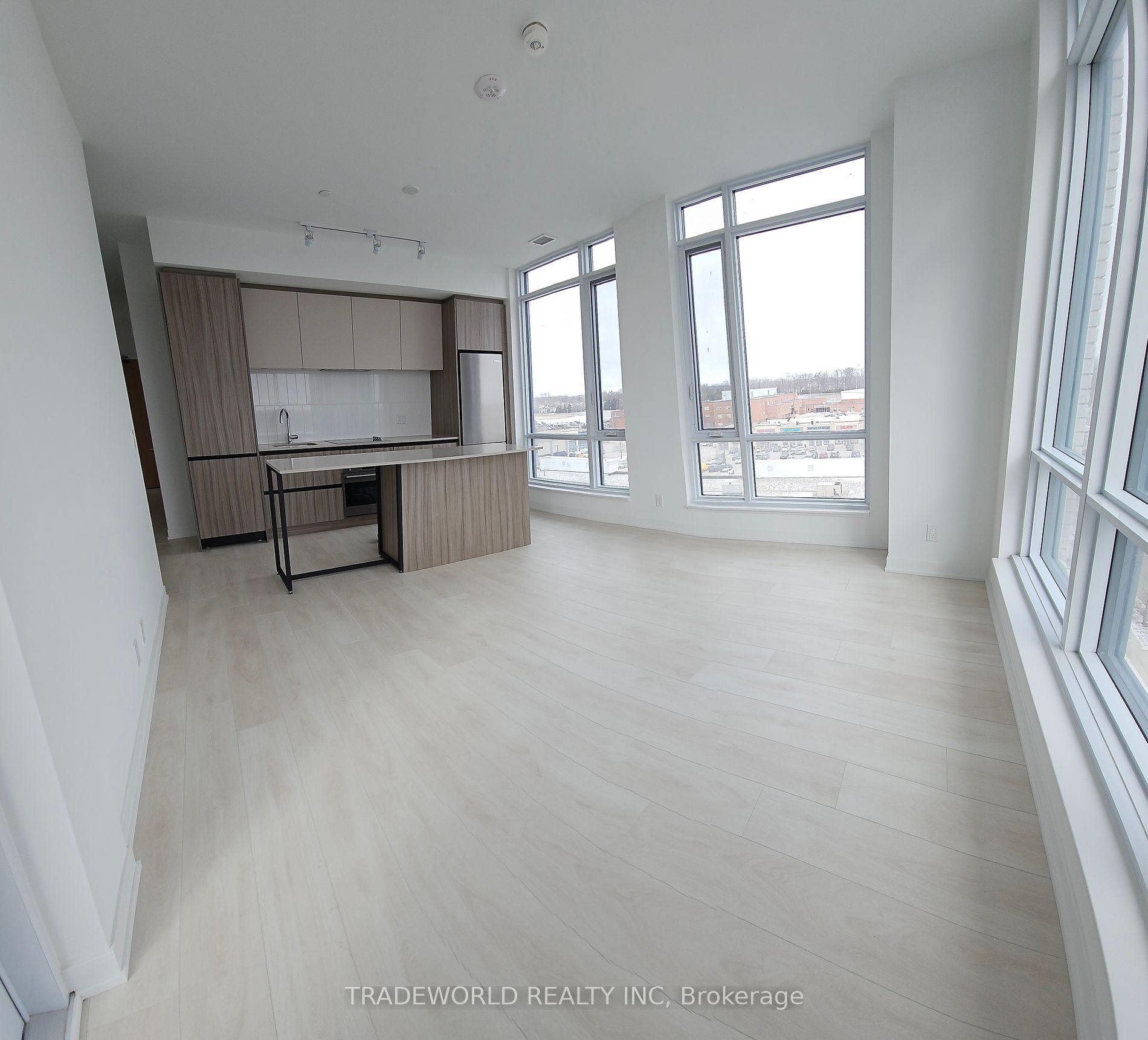 7950 Bathurst St 4 Property Photo 1