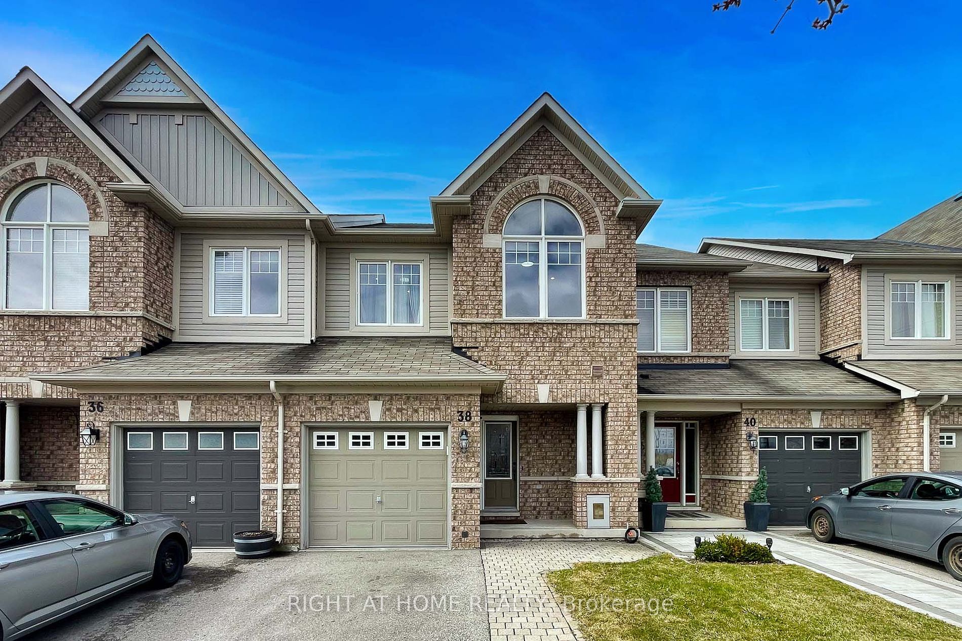38 Courtland Cres Property Photo