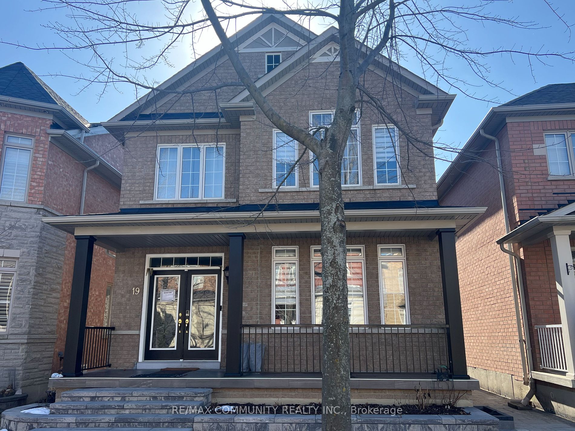 19 Wildmoor St Property Photo 1