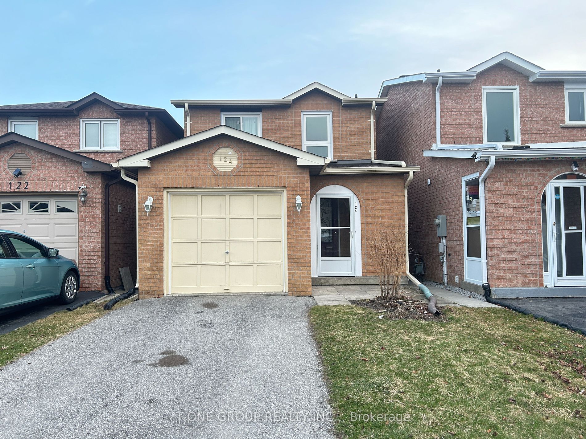 124 Dunbar Cres Property Photo