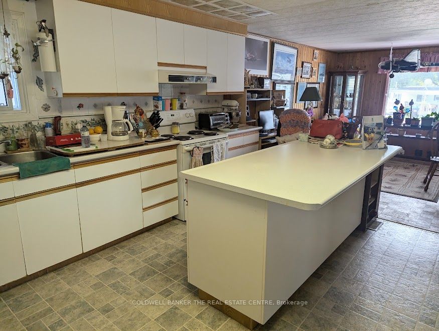 8 Elmwood Court Property Photo 5