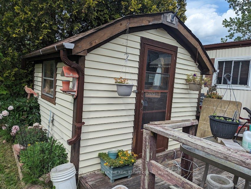 8 Elmwood Court Property Photo 20