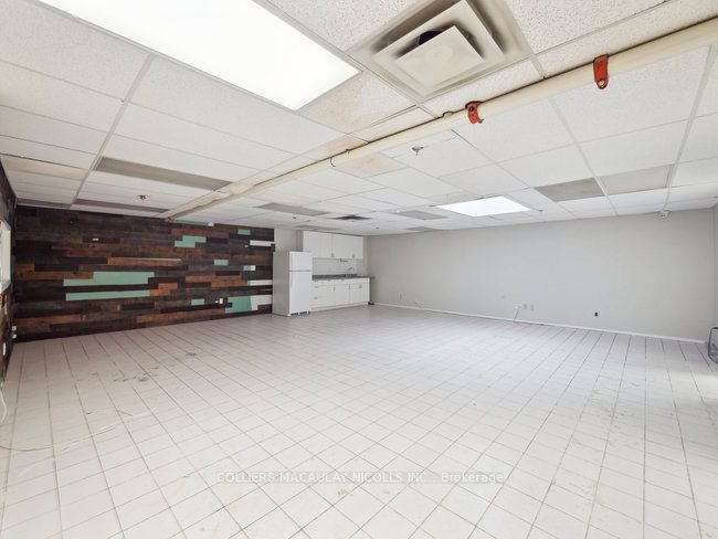 #12&13 - 270 Pennsylvania Avenue Property Photo 16