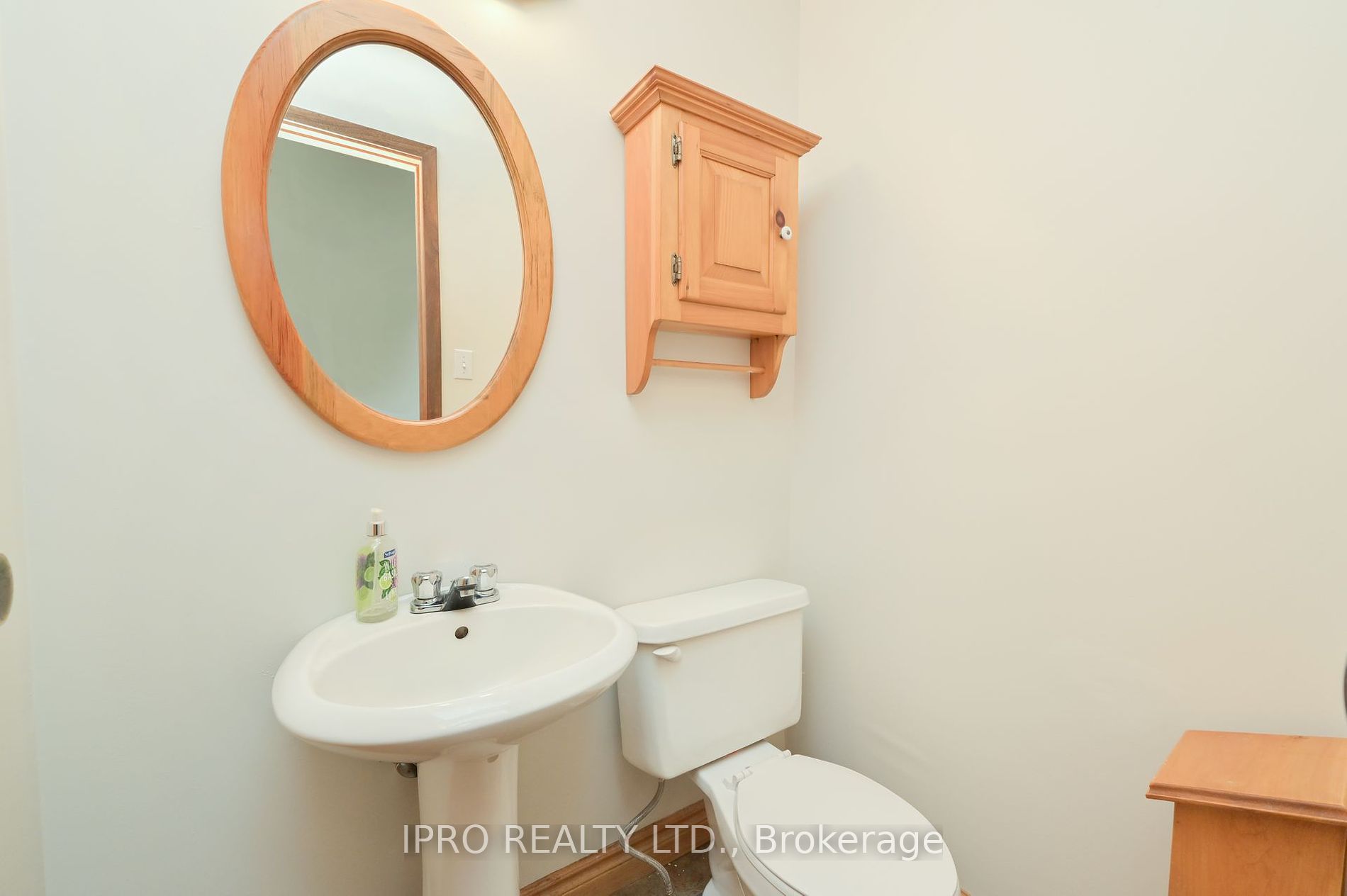 9 Baxter Ave Property Photo 2