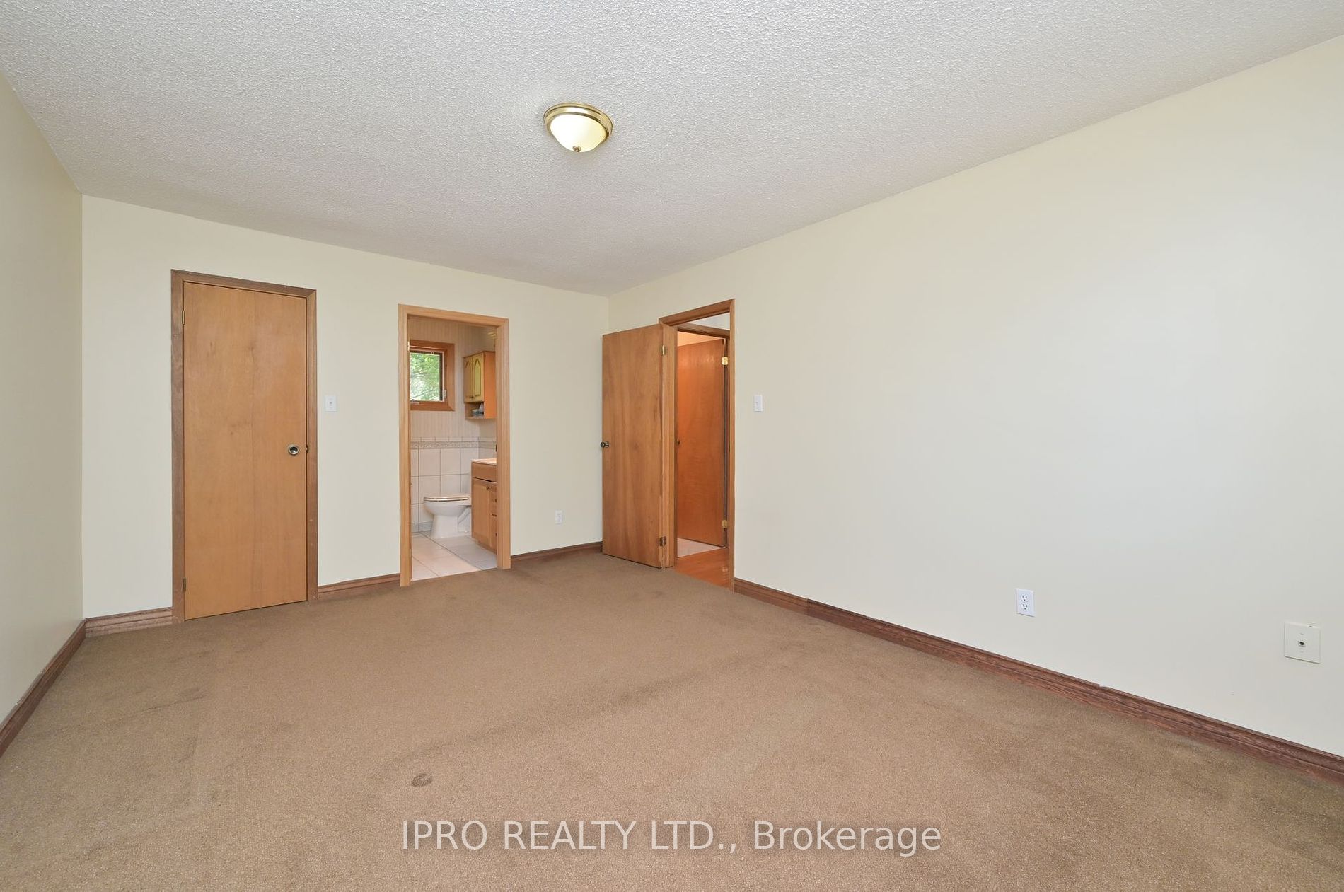 9 Baxter Ave Property Photo 5